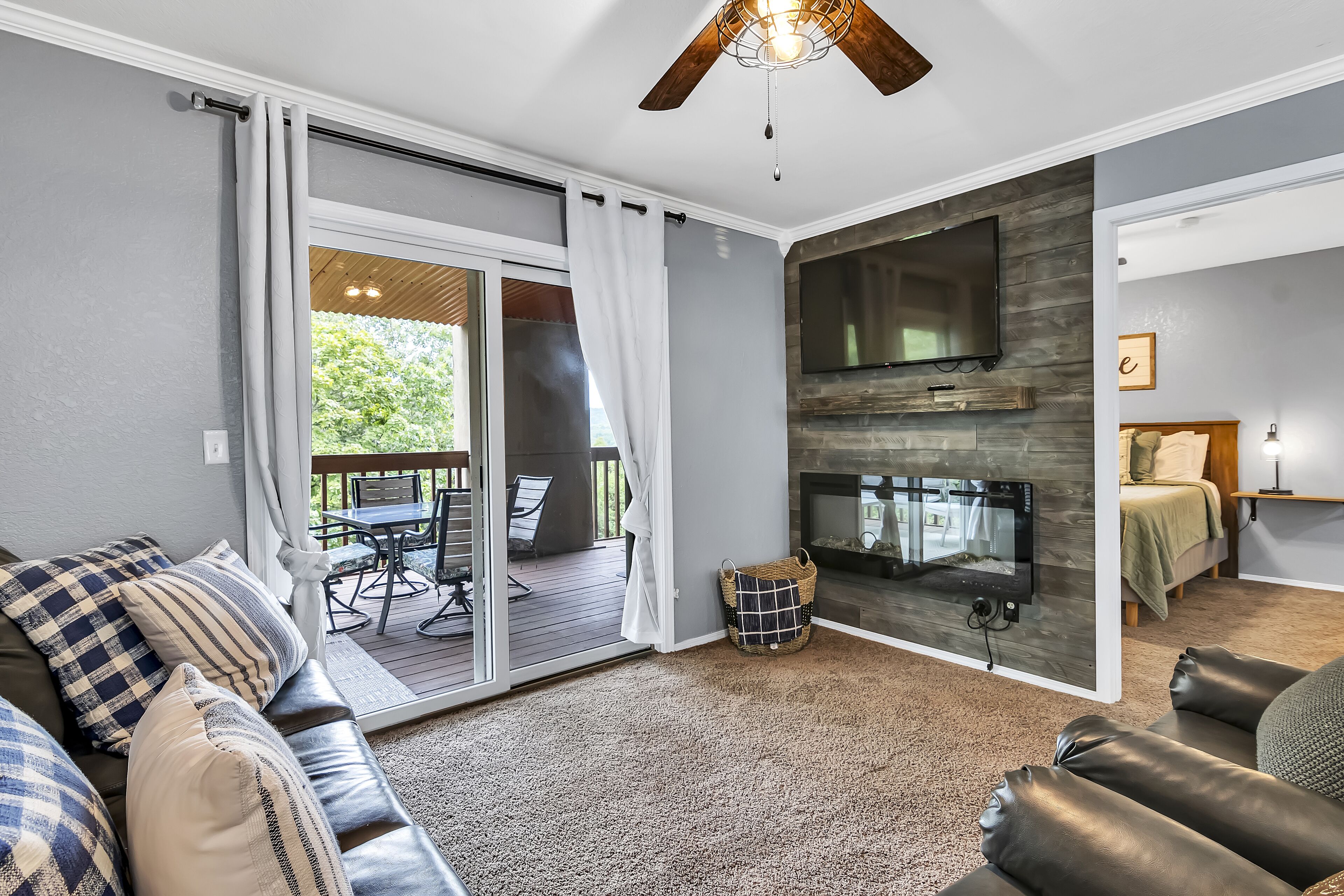 2 bedrooms, iron/ironing board, travel crib, free WiFi