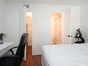 4 bedrooms, desk, iron/ironing board, free WiFi