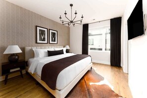 4 bedrooms, desk, iron/ironing board, travel cot - The Willow - Rooftop Lounge w/ Skyline Views. (Nashville)