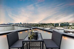 Outdoor dining - The Willow - Rooftop w/ Skyline Views + Sauna! (Nashville)