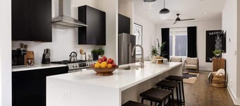 The Willow - Rooftop w/ Skyline Views + Sauna!