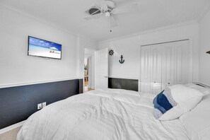 4 bedrooms, in-room safe, desk, iron/ironing board