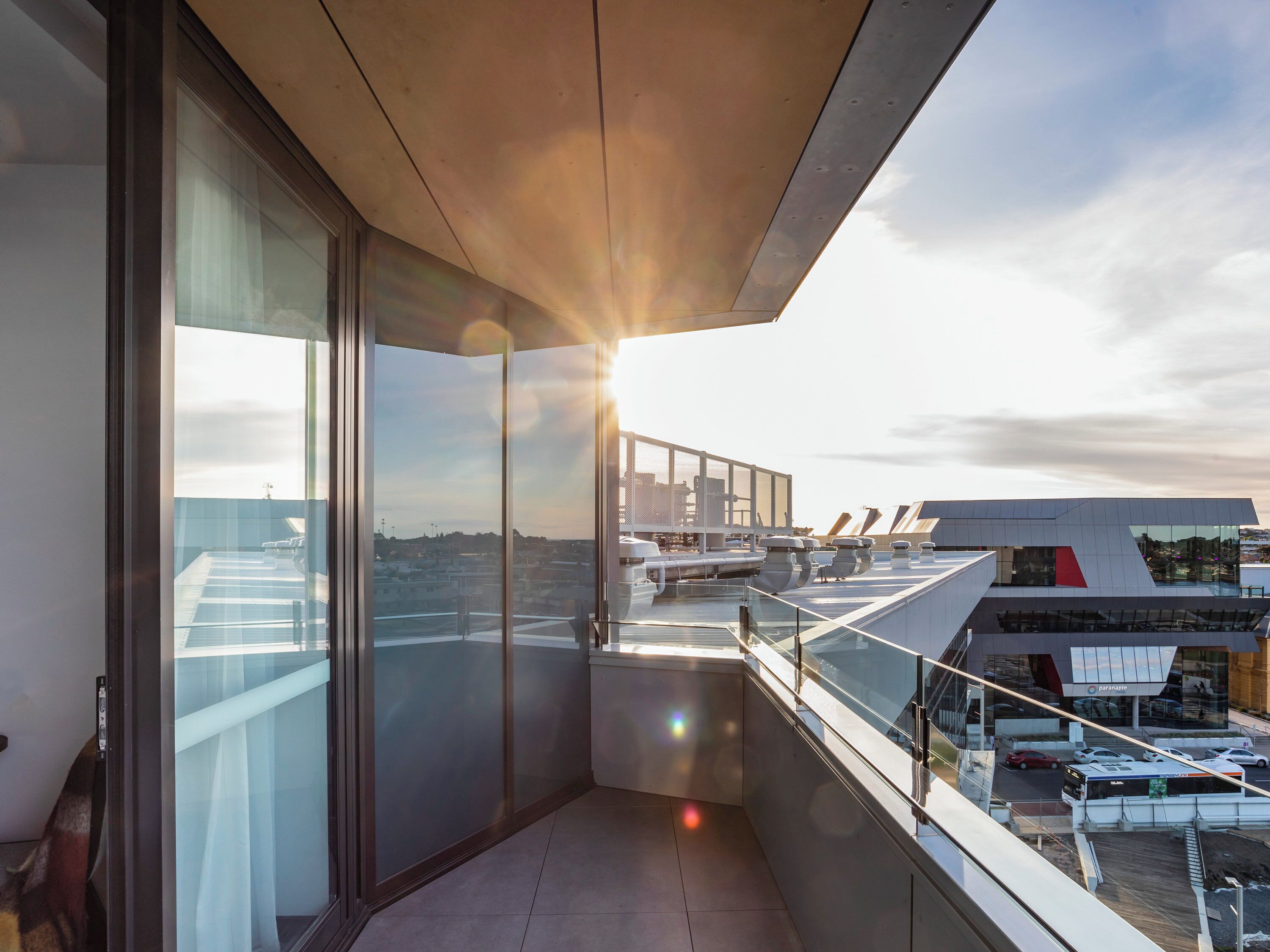 Luxe beddengoed, een minibar, een kluis op de kamer