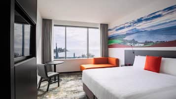 Superior Room, 1 Katil Raja (King), Ocean View | Peralatan tempat tidur premium, bar mini, peti besi dalam bilik