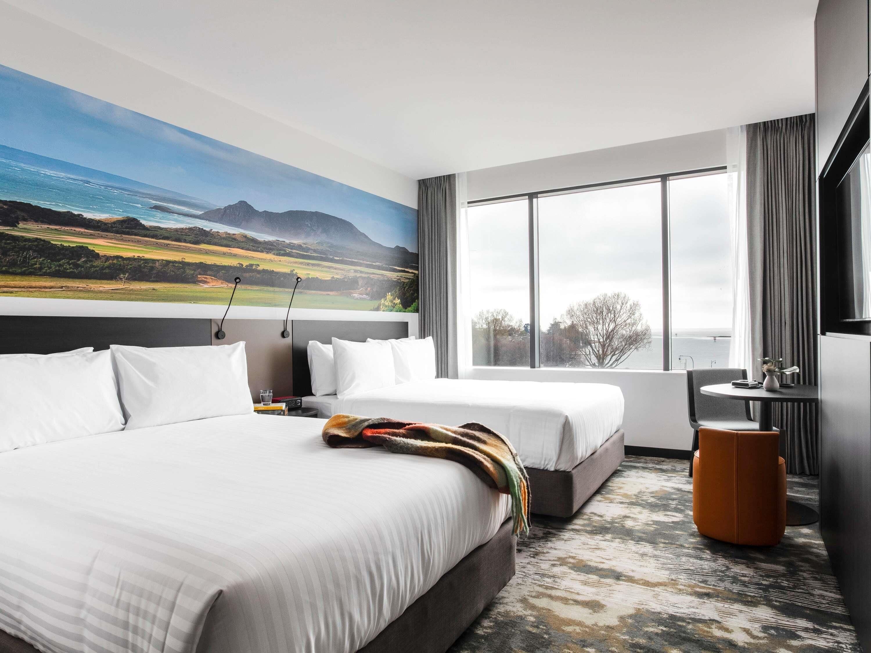 Dobbelt- eller tomannsrom – superior, 2 queensize-senger, havutsikt | Sengetøy av topp kvalitet, minibar og safe på rommet