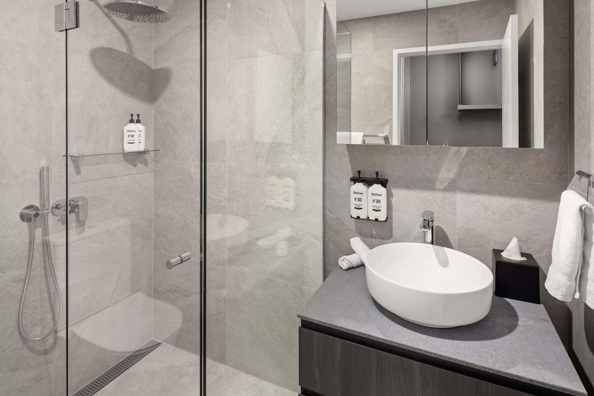 Chambre Supérieure, balcon | Salle de bain
