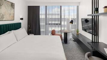 Deluxe Studio | Memory foam beds, in-room safe, desk, laptop workspace