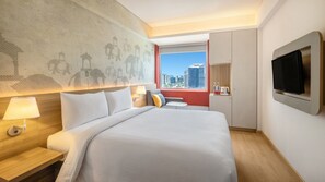 Rom – standard, 1 queensize-seng (with Extra Benefits) | Minibar, safe på rommet, skrivebord og skrivebord for bærbar PC