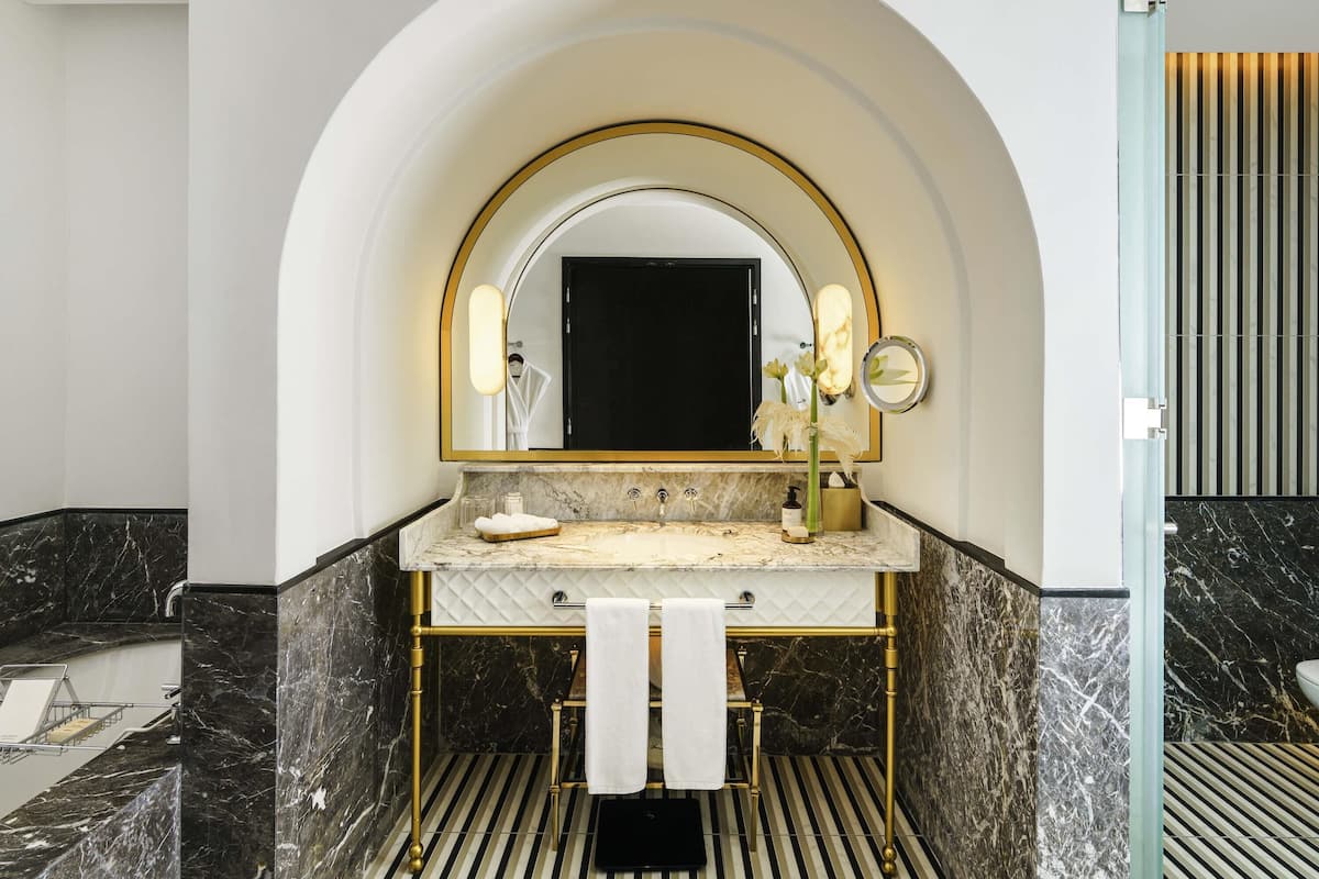 1 chambre, minibar, coffres-forts dans les chambres