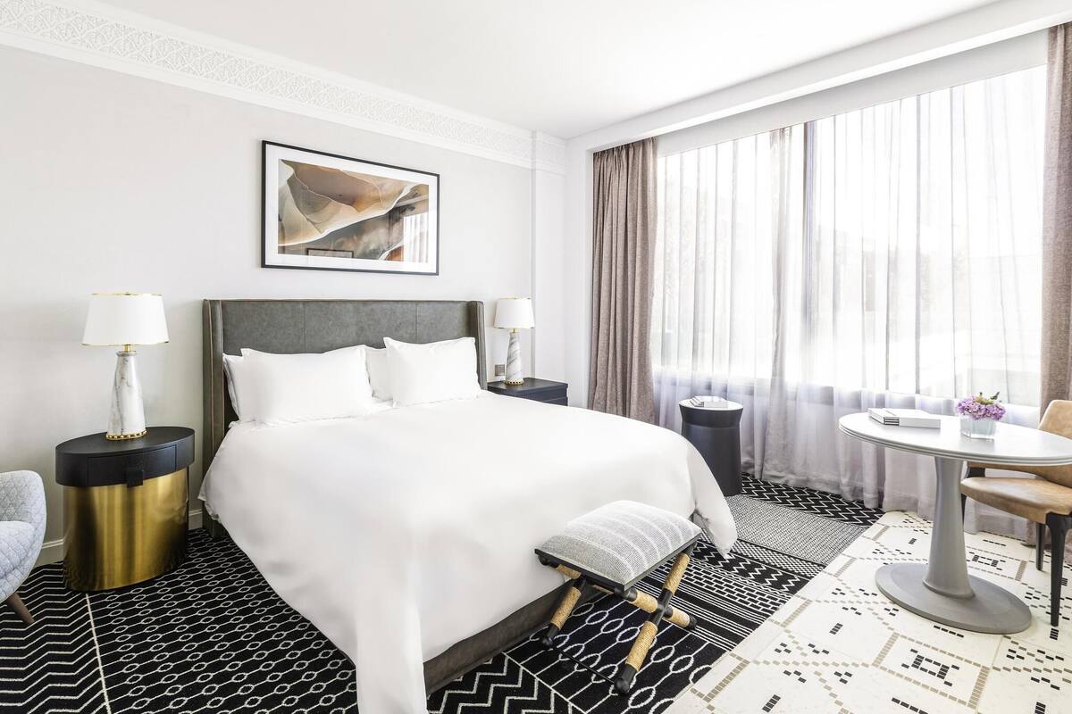 Fairmont Gold, Rom, 1 kingsize-seng | Sengetøy av topp kvalitet, senger med overmadrass og minibar