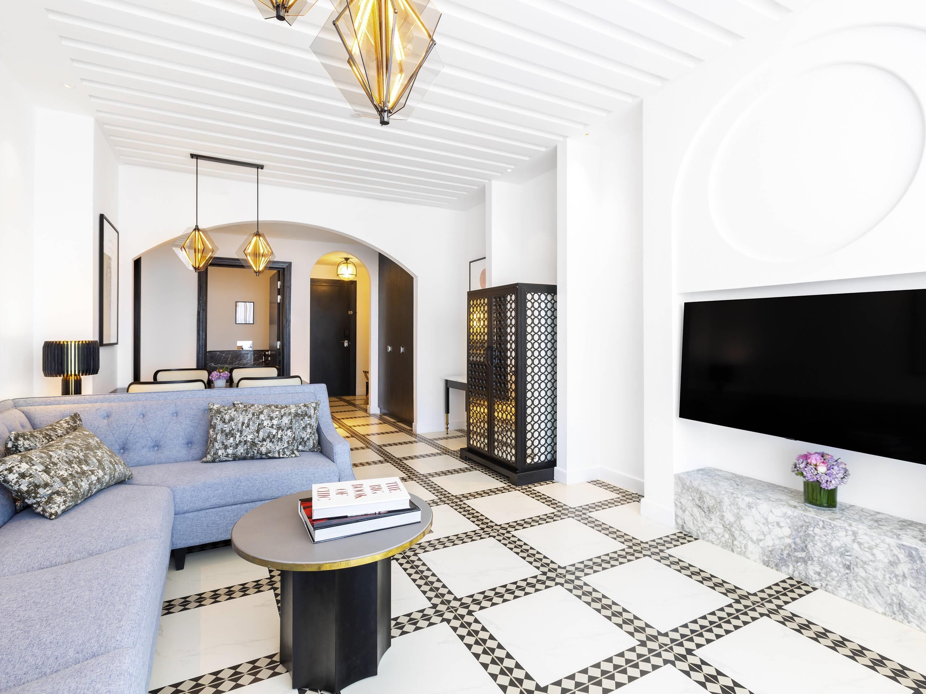 Premium bedding, pillow-top beds, minibar, in-room safe
