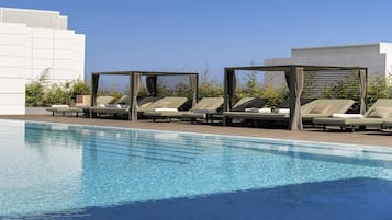 Outdoor pool, pool loungers