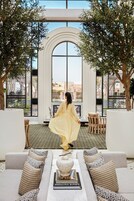 2 bars/lounges, rooftop bar