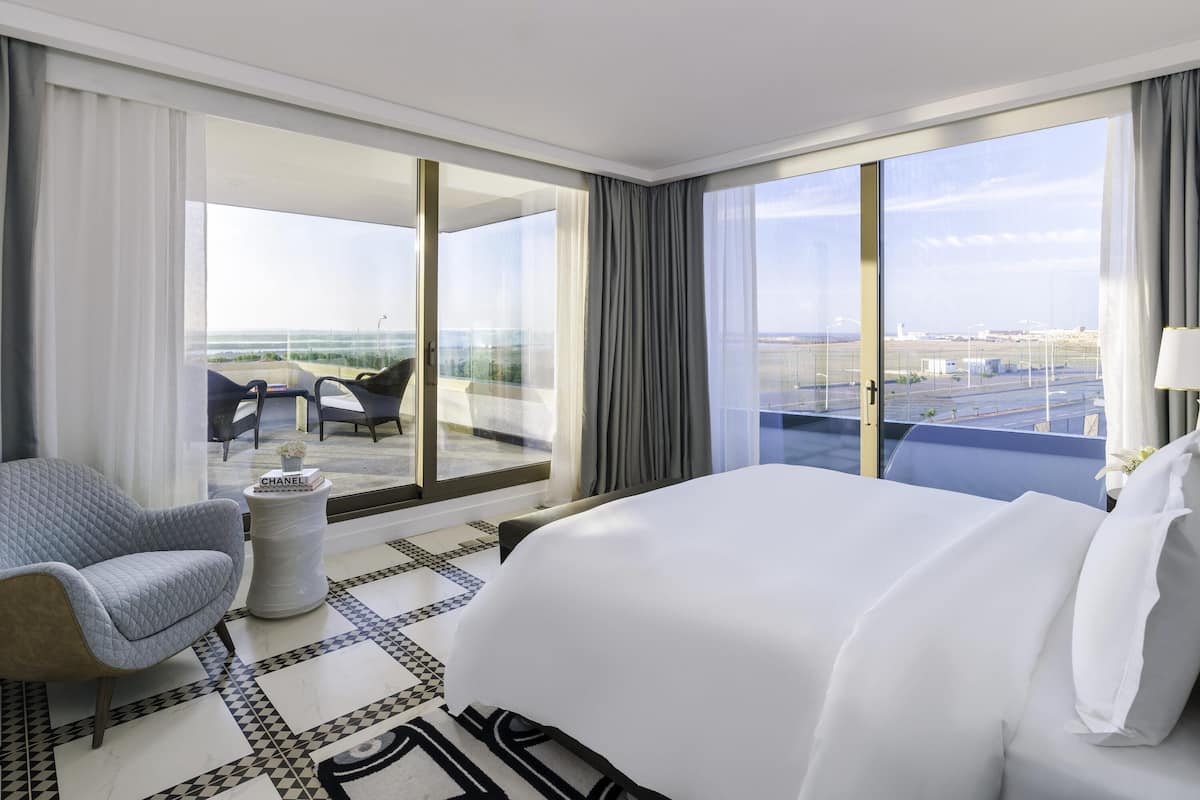 Suite, 1 King Bed