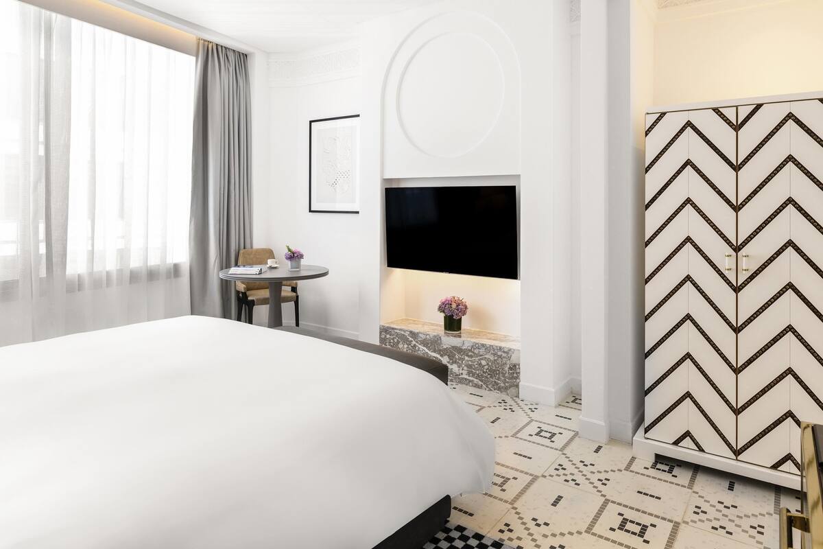 Fairmont, Rom, 1 kingsize-seng | Sengetøy av topp kvalitet, senger med overmadrass og minibar