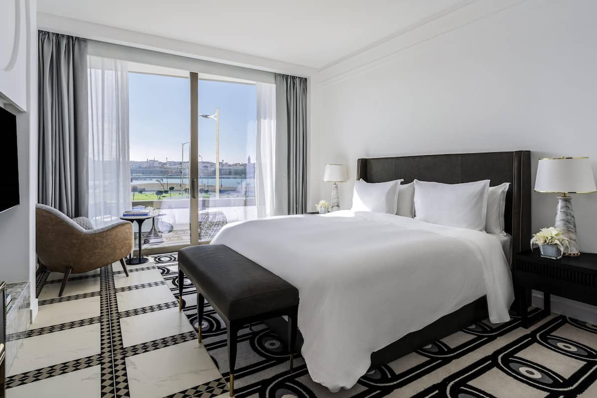 1 Schlafzimmer, Minibar, Zimmersafe, laptopgeeigneter Arbeitsplatz