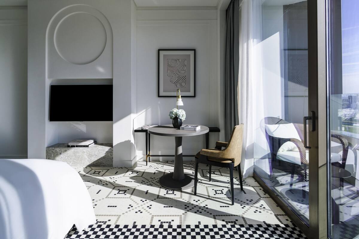 Fairmont Gold, Suíte, 1 cama King | 1 quarto, frigobar, cofres nos quartos, espaço de trabalho para notebook