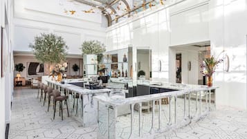 2 bar/lounge, bar di atap