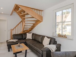 تلفزيون ذكي، مدفأة، كُتُب