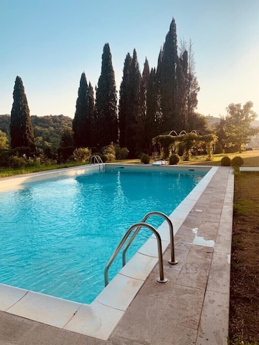 Apartment in a castle, park and pool included.