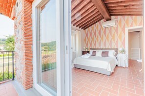 4 quartos, ferros/tábuas de passar roupa, Wi-Fi de cortesia