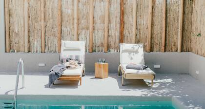 Condo with private pool - 5 minutes from the beach