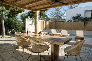 Outdoor dining - Condo with private pool - 5 minutes from the beach (Pollonia)