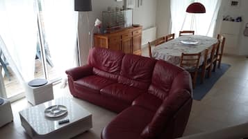 TV, DVD player