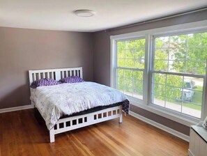 3 makuuhuonetta, ilmainen Wi-Fi, vuodevaatteet, pääsy pyörätuolilla