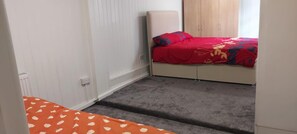 Apartment | 1 bedroom - Lovely 3-bed Apartment in Parkgate Rotherham (Rotherham)