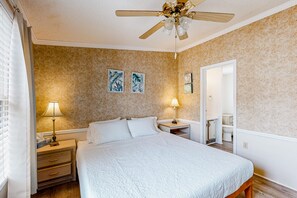 3 bedrooms, internet, bed sheets - Dog-friendly, canal-front home with community pool & tennis, dock, & WiFi (Ocean City)