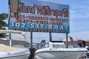 Exterior - Dog-friendly, canal-front home with community pool & tennis, dock, & WiFi (Ocean City)