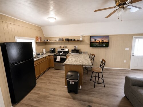 Rural Getaway. Sleeps 2, Near Paul B State Park