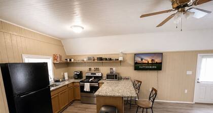 Rural Getaway. Sleeps 2, Near Paul B State Park