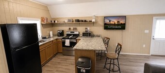 Rural Getaway. Sleeps 2, Near Paul B State Park