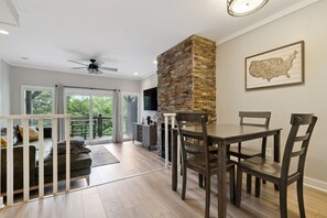 Smart TV, fireplace - Quiet MTN Home w/ Fireplace, Minutes to Banner Elk (Banner Elk)