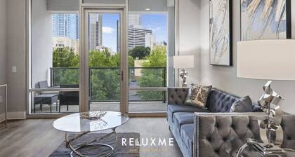 Reluxme | Uptown-High Rise w/ Stunning Views
