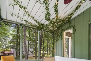 Interior - Stylish Cabin with Game Room (East Stroudsburg)