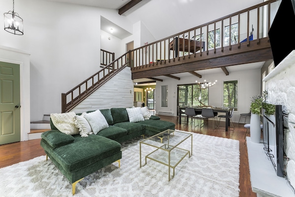 Smart TV, fireplace, table football