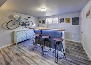 Dining - Trail Climb! Downtown Home w BBQ & Scenic Views! (Colorado Springs)