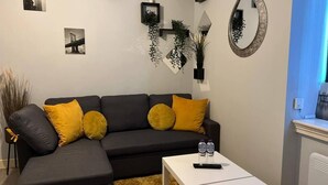 อพาร์ทเมนท์, หลายเตียง | ห้องนั่งเล่น