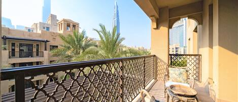 Căn hộ (2 Bedrooms) | Hiên