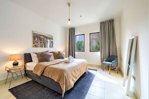 อพาร์ทเมนท์ (2 Bedrooms) | 2 ห้องนอน, ห้องพักตกแต่งอย่างมีเอกลักษณ์, ตกแต่งพิเศษโดยเฉพาะ