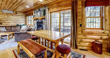 3BR Golf Course-Front Cabin with Hot Tub, Game Room and Pool/Lake Access