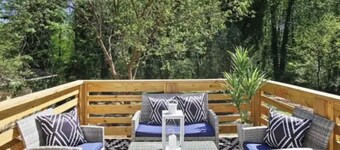 ***NEW LISTING***Luxe @ The Park is an inviting OASIS!
