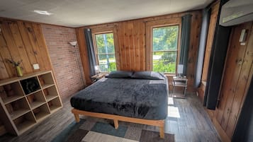 2 bedrooms, desk, soundproofing, iron/ironing board