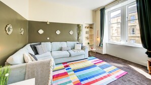 City Apartment, Private Bathroom | Lounge - Perfectly Situated Glasgow 2 Bed Apartment (Glasgow)