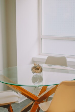 Standard Apartment, Ensuite | Dining