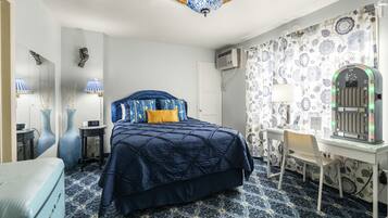 1 bedroom, individually decorated, individually furnished, desk