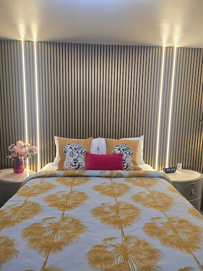 The New Star Motel Experience